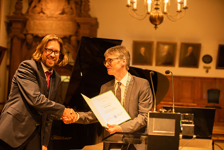 Einführung des neuen Akademie-Mitglieds Prof. Dr. Stefan Pfeiffer durch den Präsidenten, Foto: Dirk Brzoska