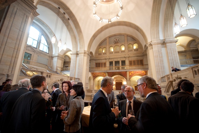 7.2.2011, Festliche Präsentation des Codex diplomaticus Saxoniae in der Sächsischen Staatskanzlei; Empfang; Foto: Robert Michael