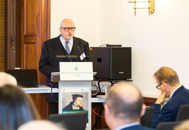 Internationale Tagung »Kaiser Karl V. und das Heilige Römische Reich«, Grußwort von Wolfgang Huschner, Sekretar der philologisch-historischen Klasse der Sächsischen Akademie der Wissenschaften zu Leipzig. Foto: Swen Reichhold