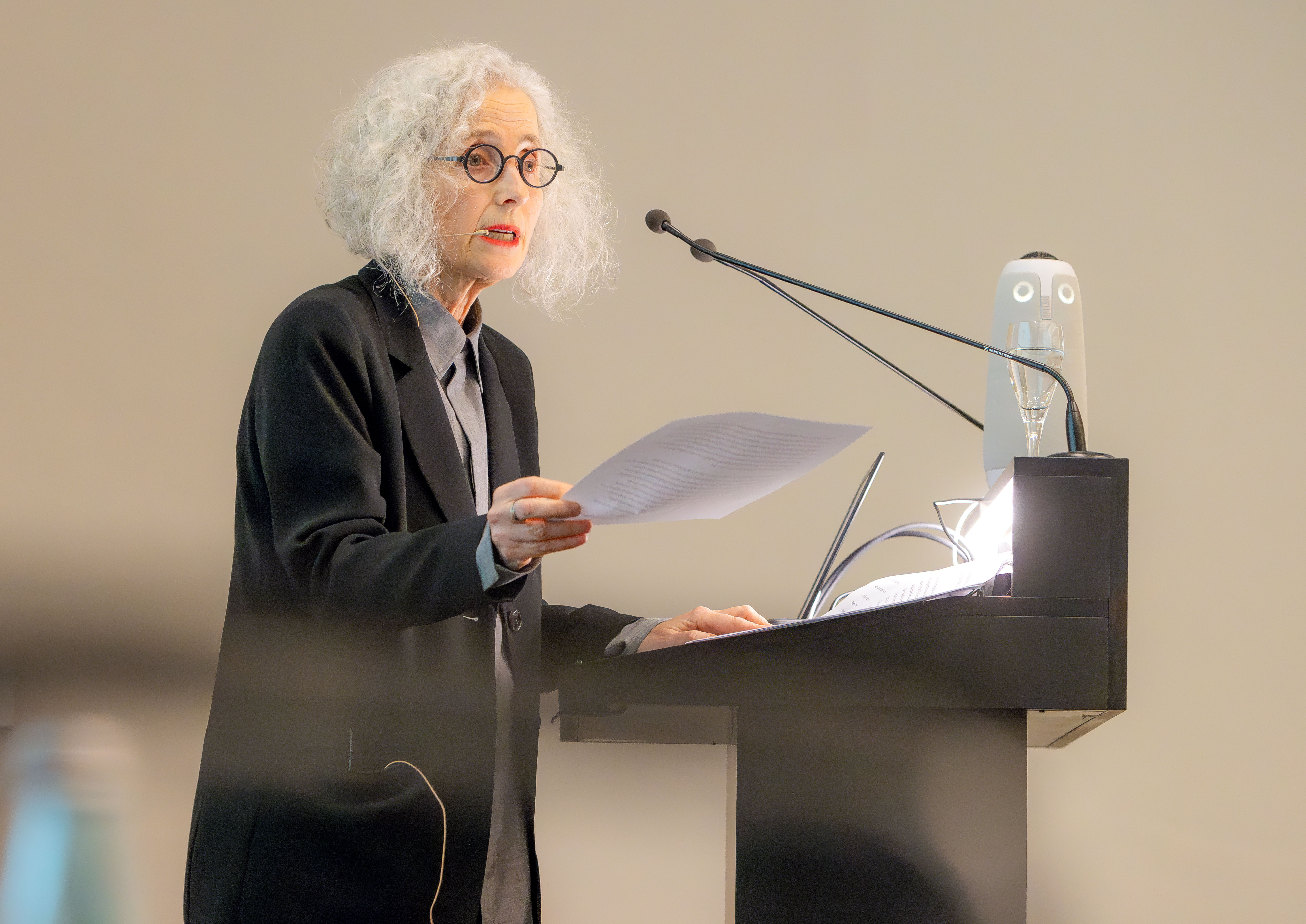 Prof. Dr. Yfaat Weiss hielt den Festvortrag Unheilige Zeiten im Heiligen Land. Die Direktorin des Leibniz-Instituts für jüdische Geschichte und Kultur – Simon Dubnow ist Ordentliches Mitglied der Philologisch-historische Klasse der Sächsischen Akademie der Wissenschaften. Zudem lehrt sie als Professorin für Neuere Geschichte, insbesondere jüdische Geschichte, an der Universität Leipzig sowie als Professorin für Jüdische Geschichte an der Hebräischen Universität Jerusalem.