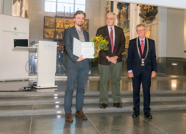 Öffentliche Festsitzung, Verleihung des Promotionspreises für Geschichte an Dr. des. Sven Jaros (l.), Foto: Swen Reichhold