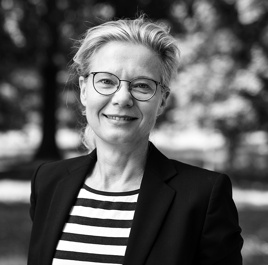 Portrait photograph of a woman